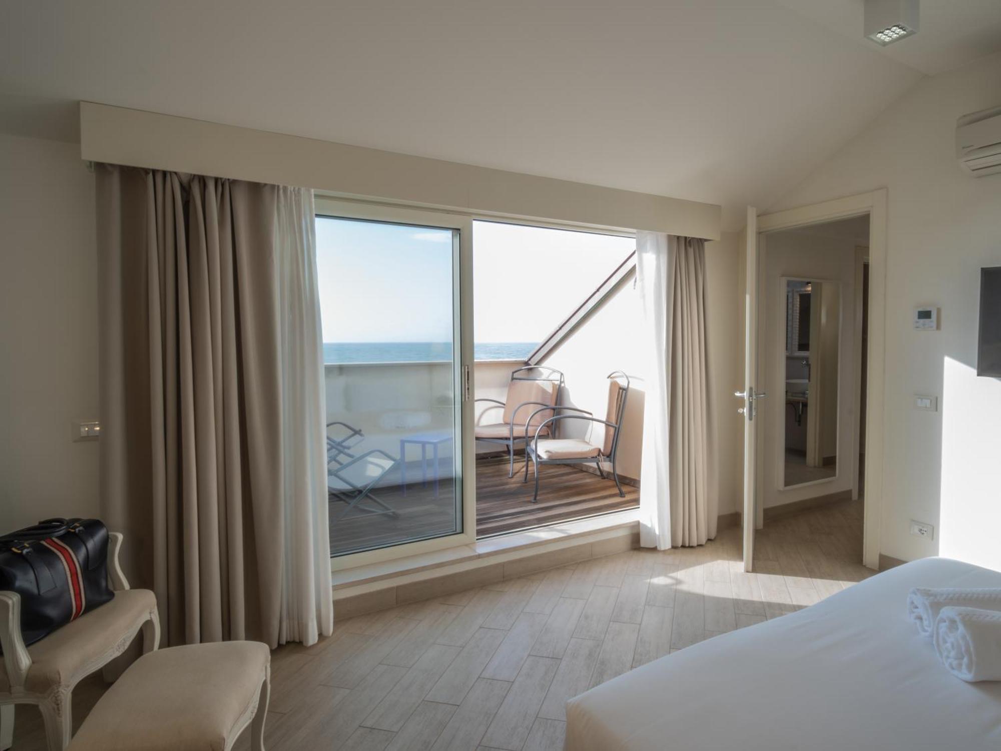 Hotel San Pietro Palace Финале Лигуре Экстерьер фото