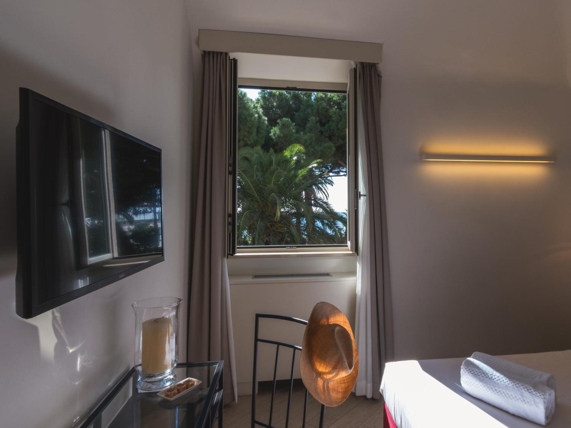 Hotel San Pietro Palace Финале Лигуре Экстерьер фото